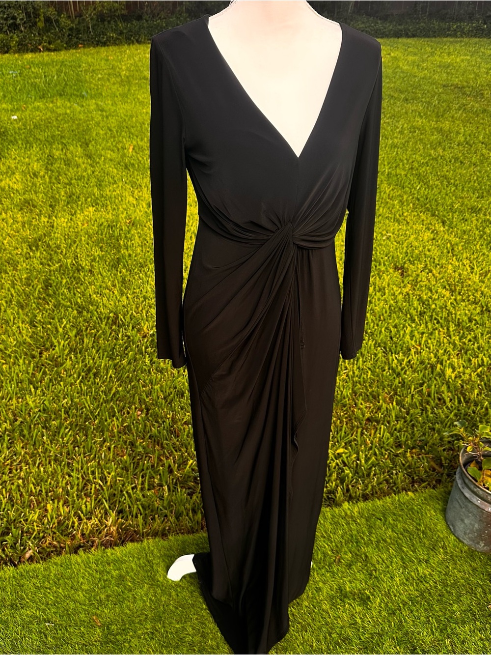 Thalia Sodi Black Long-Sleeve V-Neck Twist-Gather Gown